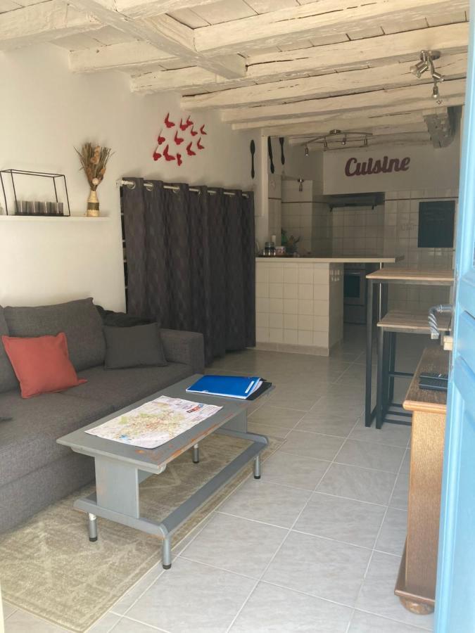 Le Gambetta - Nouveau Proprietaire Estissac Bagian luar foto